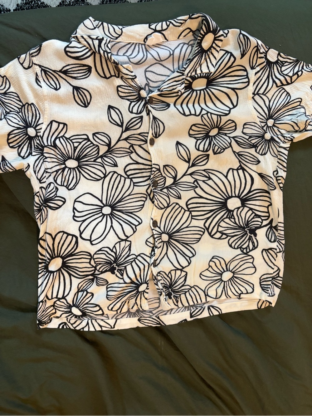 PacSun Black and White Floral Button-Up Shirt